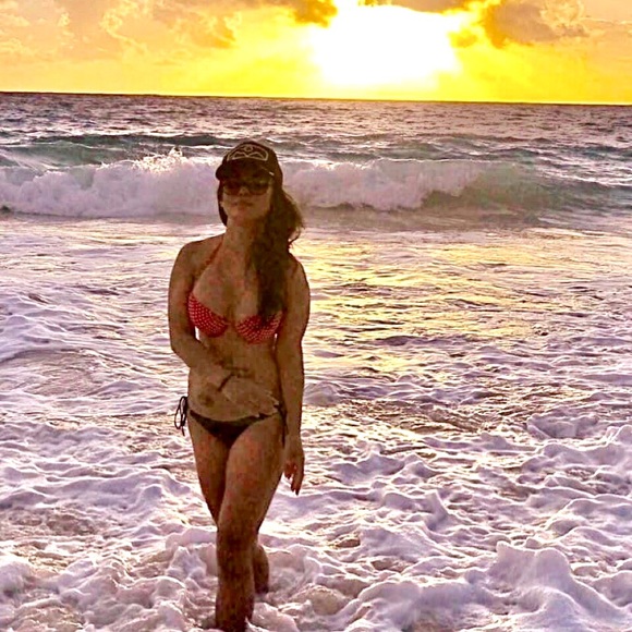 🌸Meet Your Posher, Lenie 🌈🦄🌴 - Picture 8 of 9